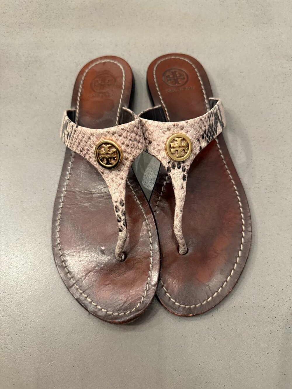 Tory Burch Snake Print Leather Thong Sandals Gold Logo, Size 8